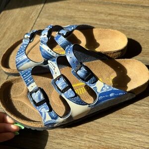 NWOT papillio blue floral sandals
